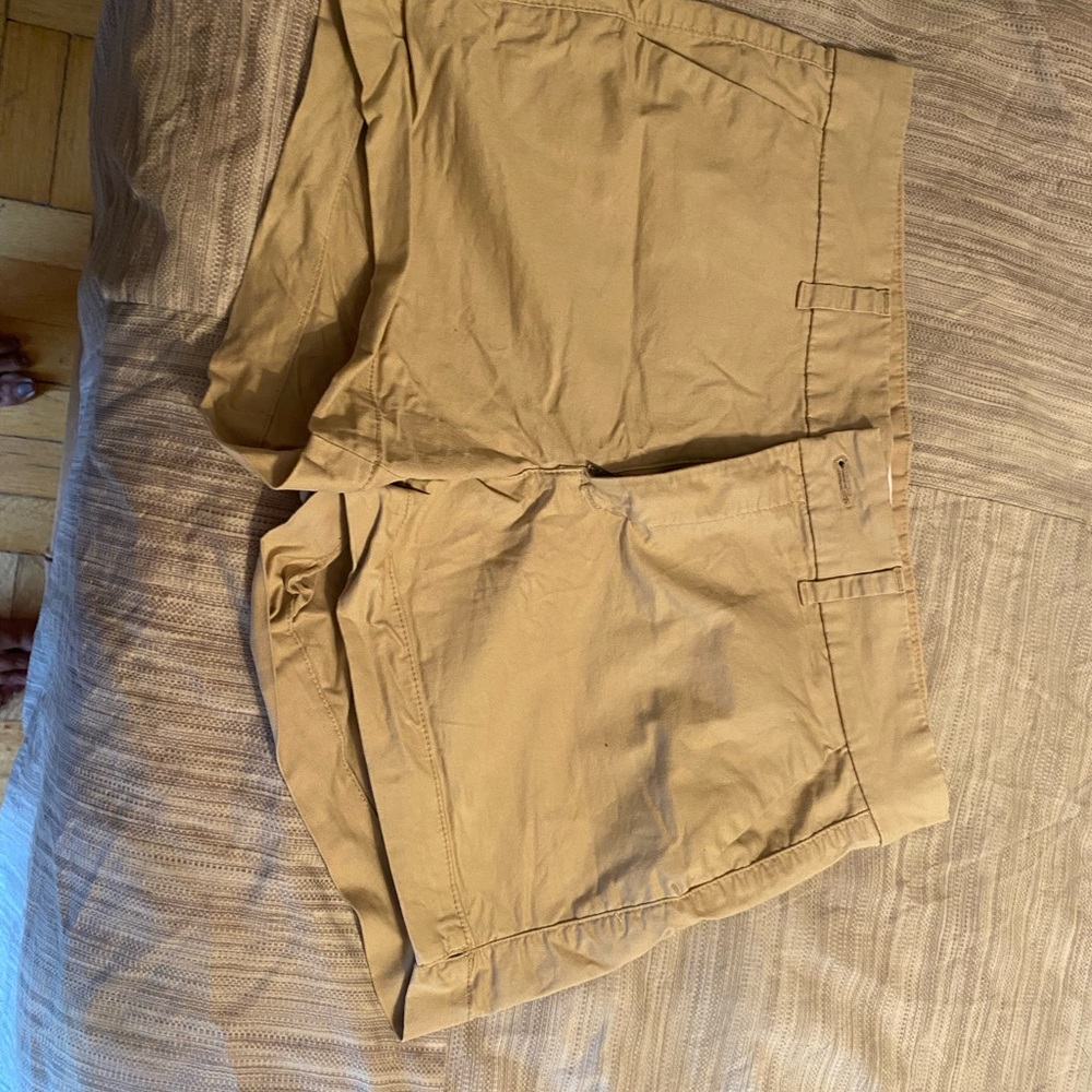 Khaki shorts Size M